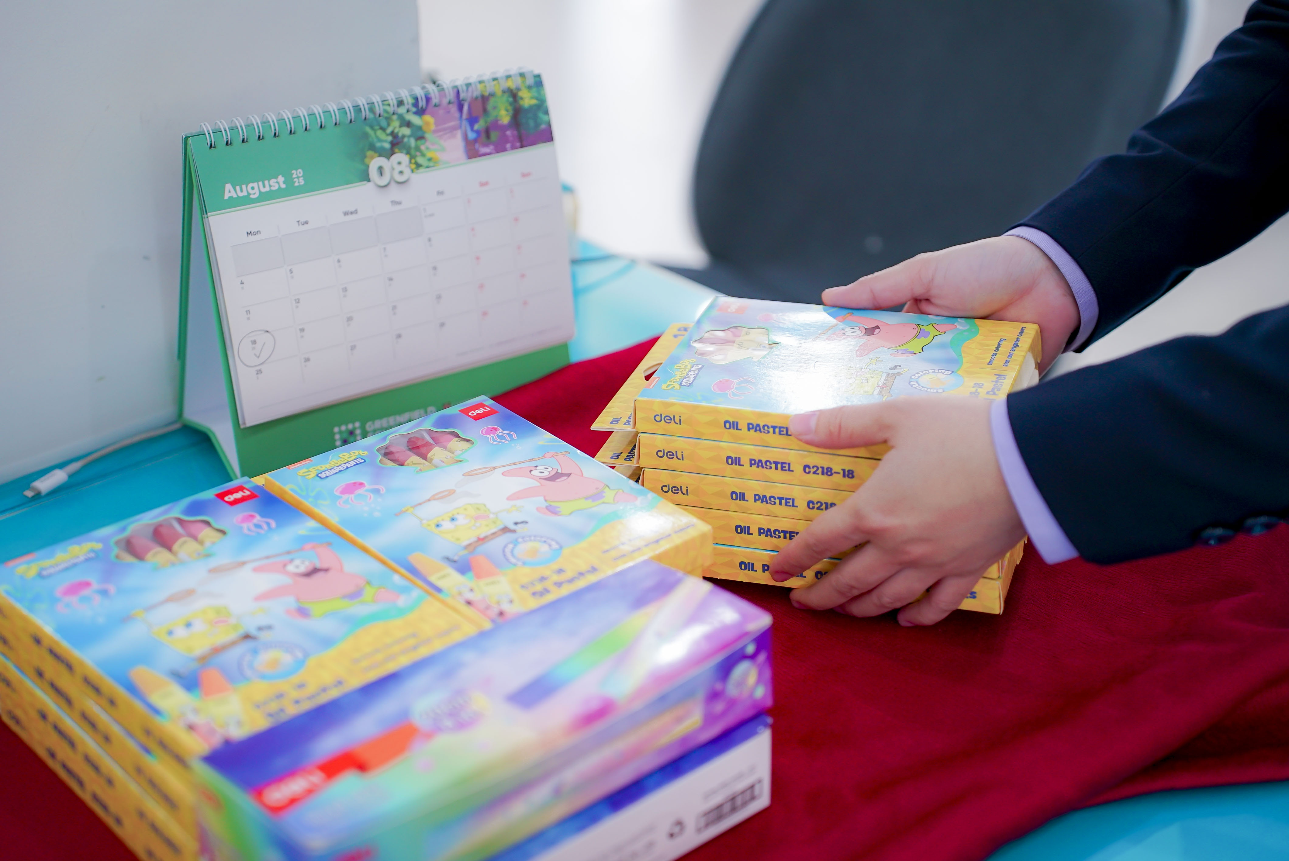 thay-co-chuan-bi-qua-chao-don-back-to-school
